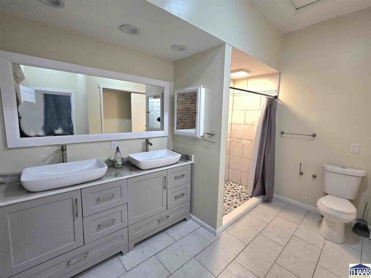 18 W Washington St Apt A - Photo 7 of 12