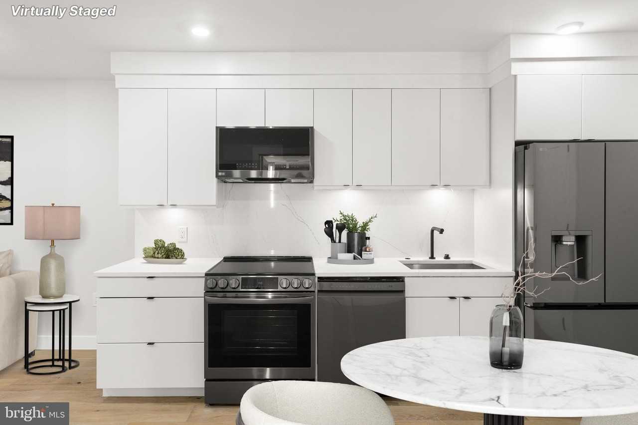 1208 M St Nw Unit 2 #2 - Photo 4 of 28