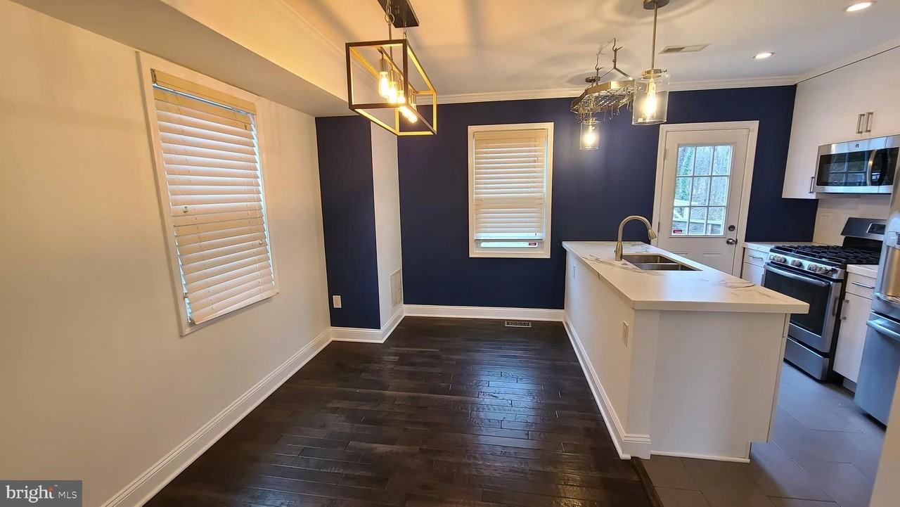 417 Burbank St Se - Photo 7 of 40