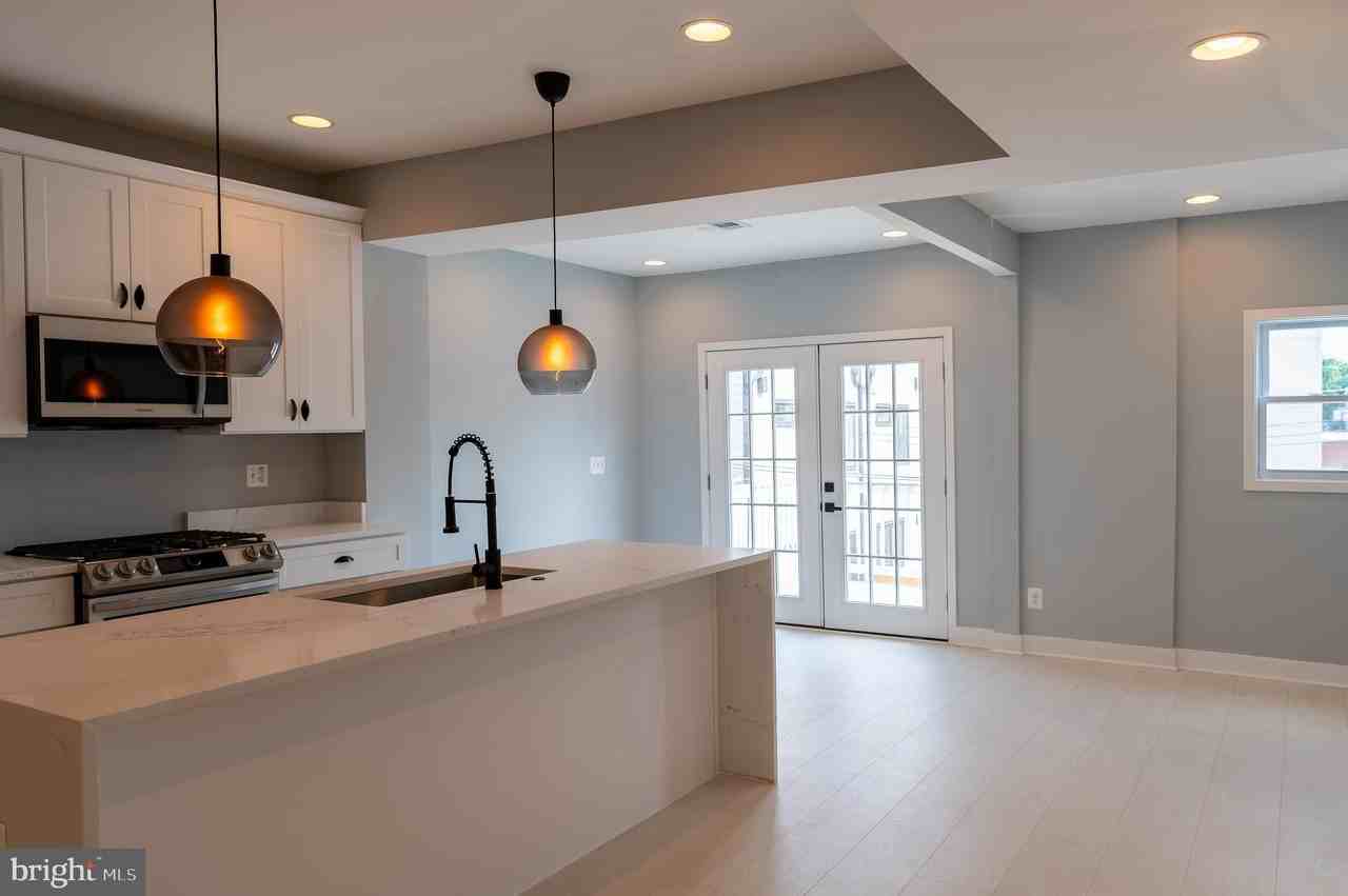 706 Longfellow St Nw - Photo 6 of 40