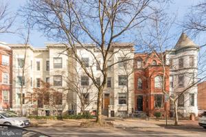 featured image of 127 11th St Ne Unit C #C