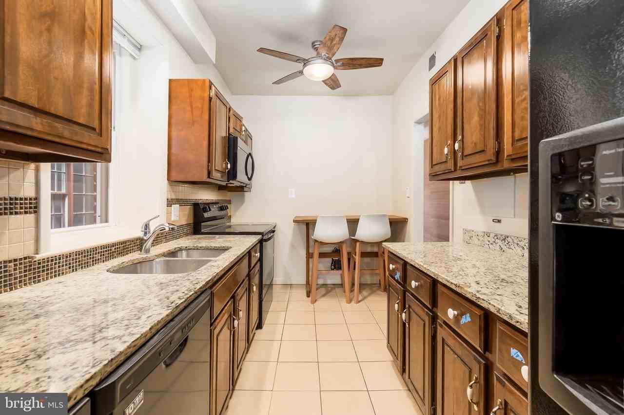 127 11th St Ne Unit C #C - Photo 7 of 39