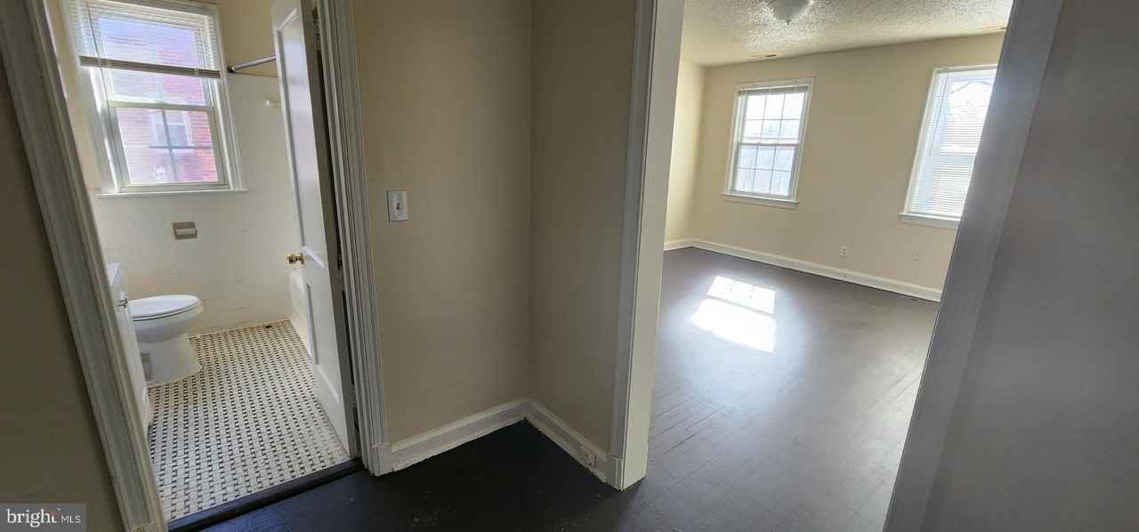 604 Mellon St Se Apt 2 #2 - Photo 2 of 17