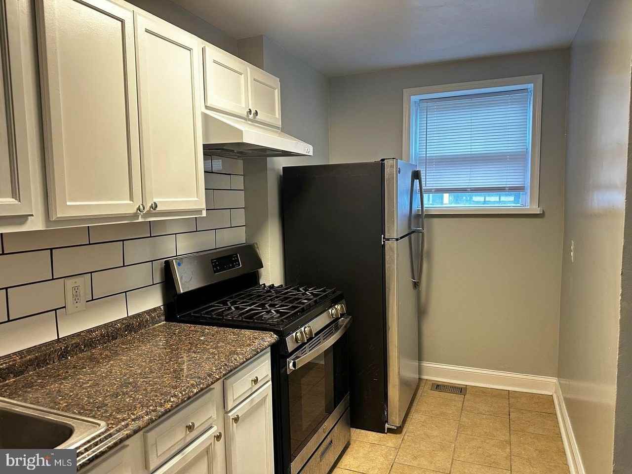 4632 Hillside Rd Se - Photo 4 of 19