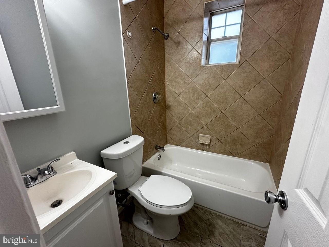 4632 Hillside Rd Se - Photo 7 of 19