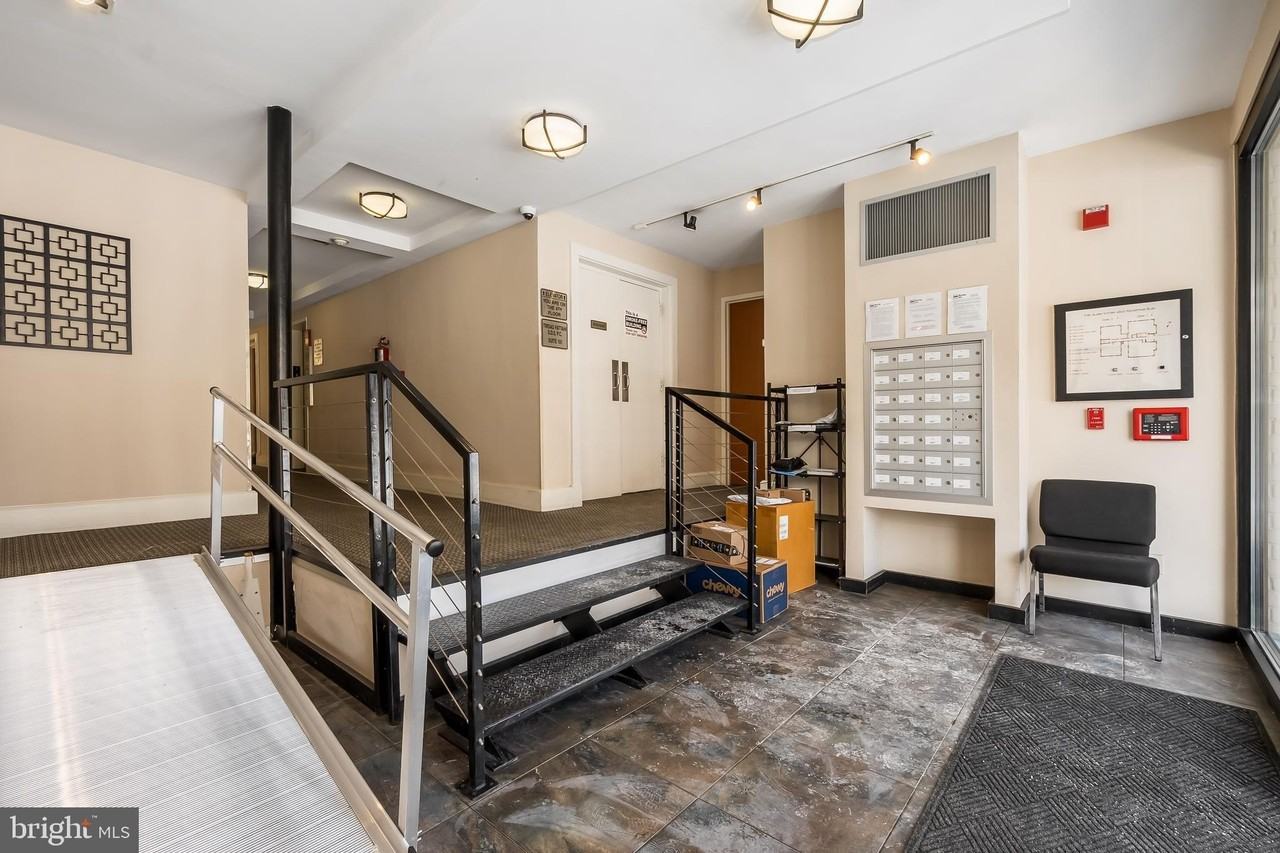 4840 Macarthur Blvd Nw Apt 307 #307 - Photo 3 of 21