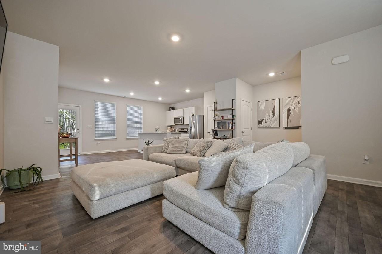 193 Currant Cir - Photo 5 of 24