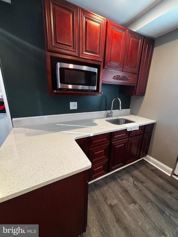 208APT 54th St - Photo 4 of 9