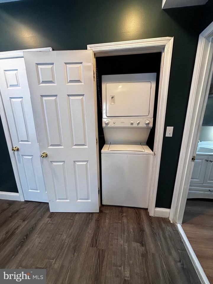 208APT 54th St - Photo 5 of 9