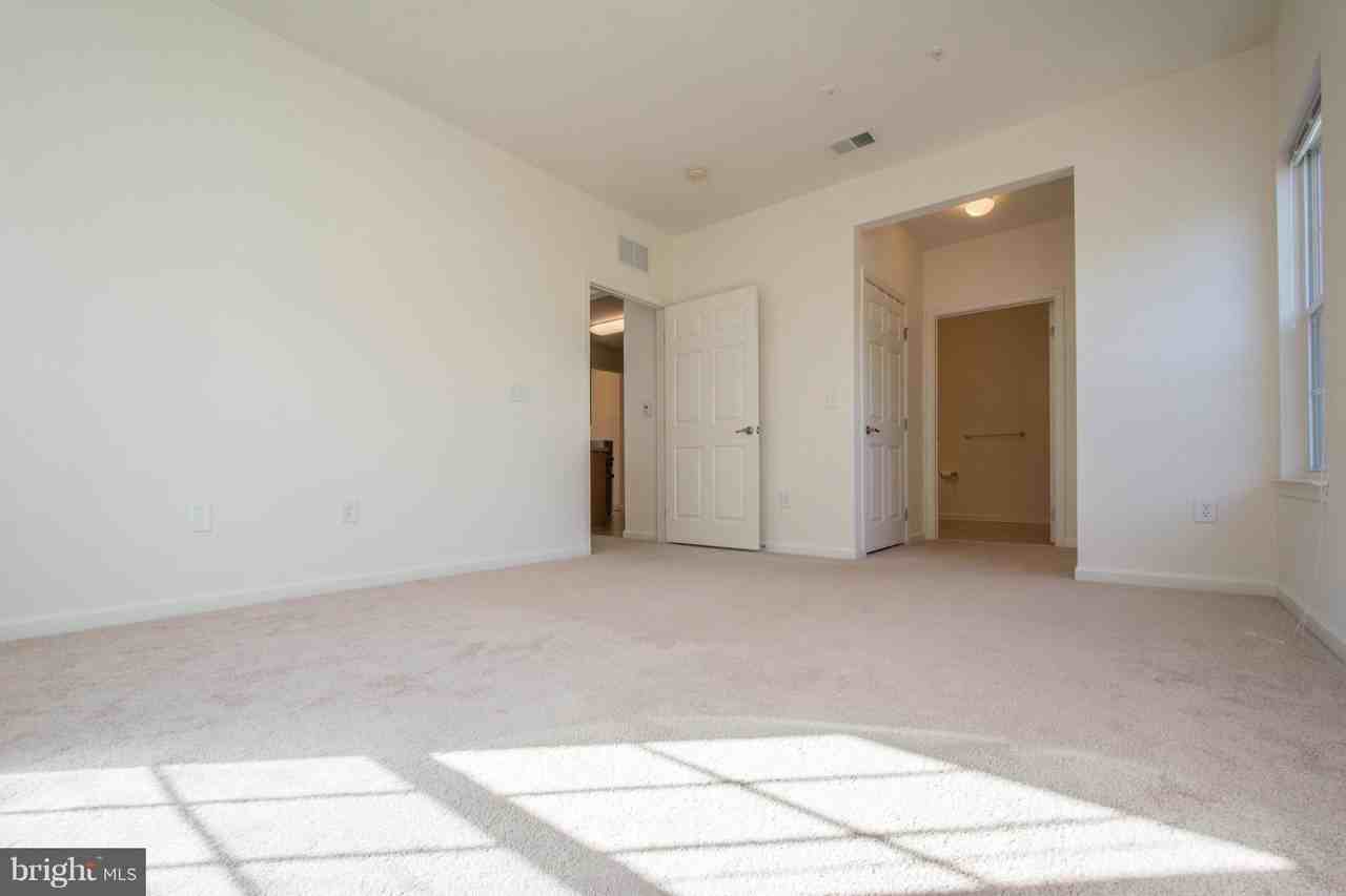 7559 Stoney Run Dr Unit 302 #302 - Photo 5 of 27