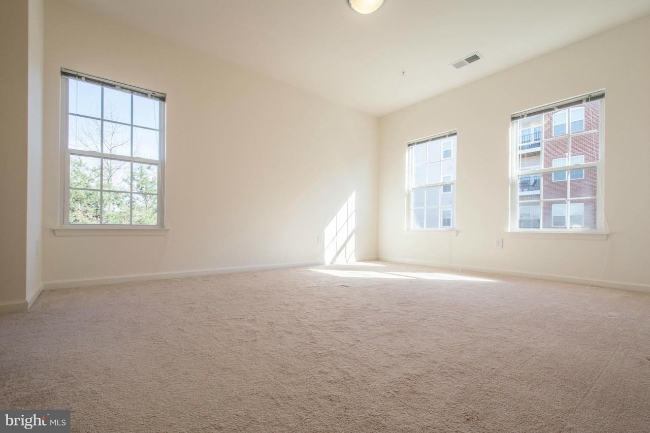 7559 Stoney Run Dr Unit 302 #302 - Photo 6 of 27