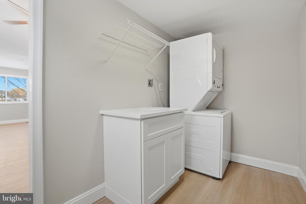 5605 Shelbourne Rd Apt A #A - Photo 4 of 23