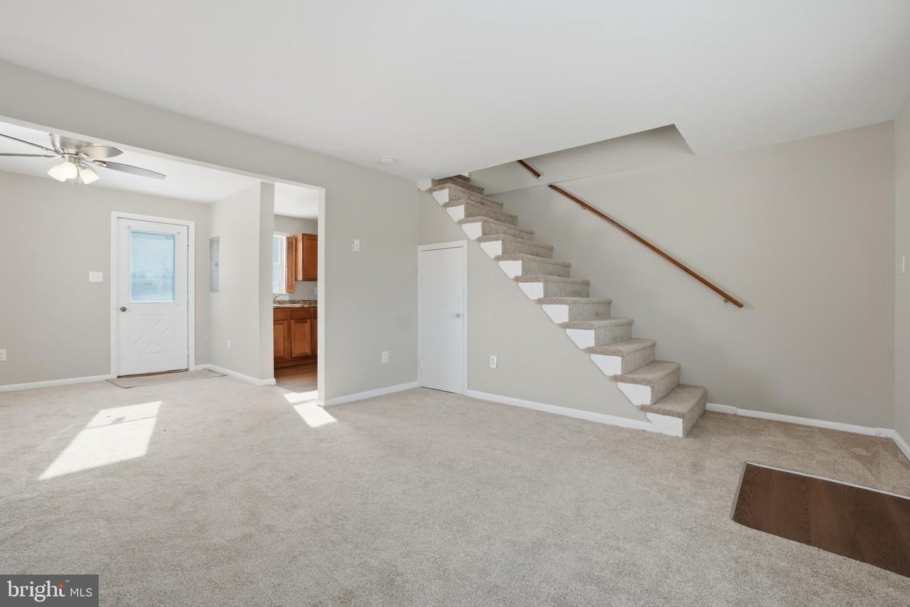 5605 Shelbourne Rd Apt B #B - Photo 3 of 20