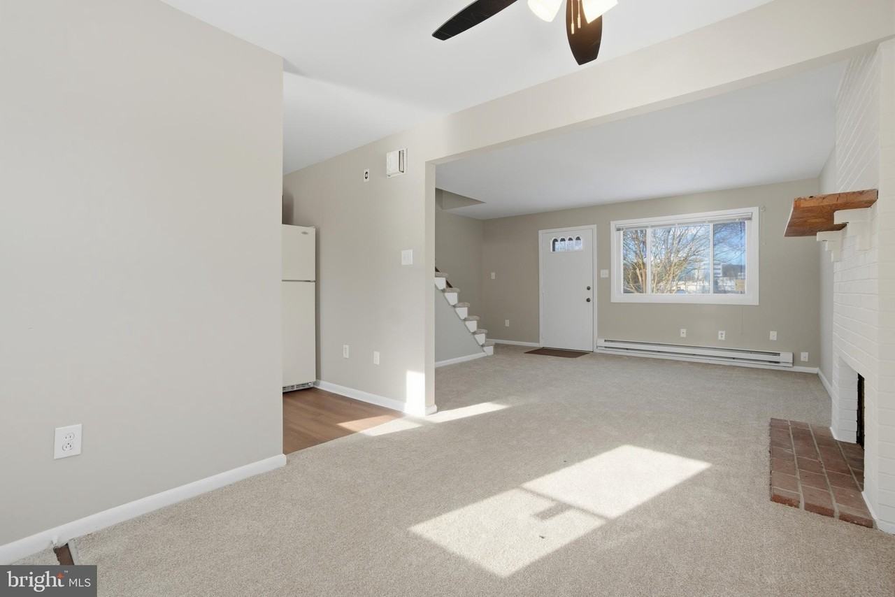 5605 Shelbourne Rd Apt B #B - Photo 7 of 20