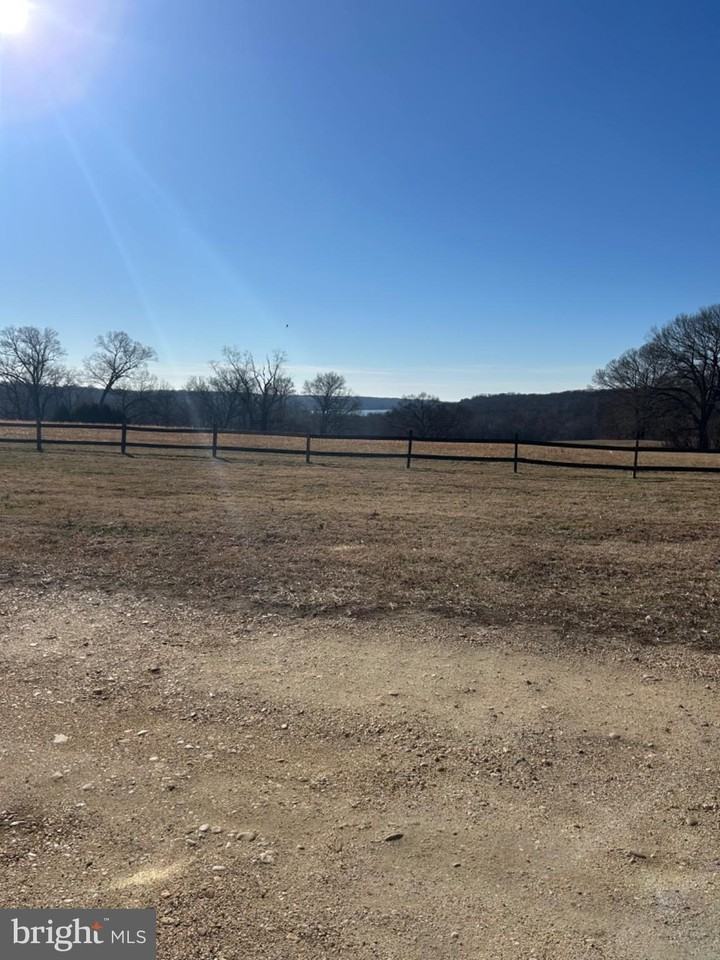 8170 Rose Hill Manor Pl - Photo 3 of 14