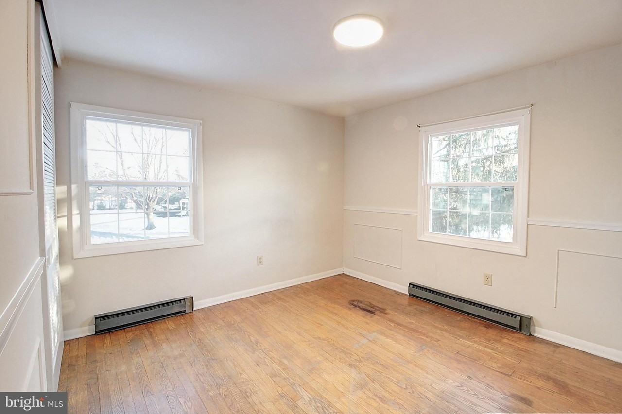 1411 W 12th St - Photo 6 of 16