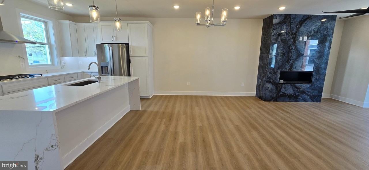 424 Chapel Aly Unit 7 #7 - Photo 7 of 41