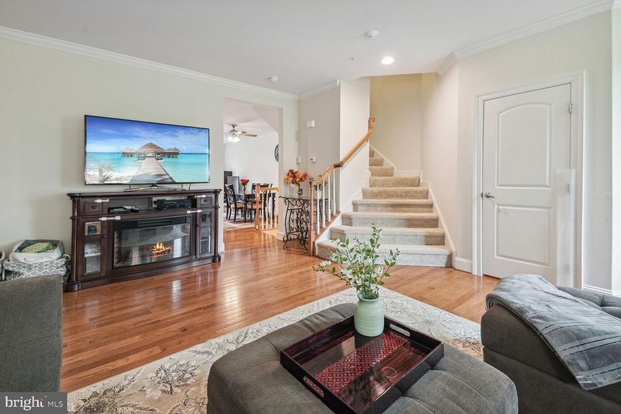 124 Liriope Pl - Photo 2 of 39