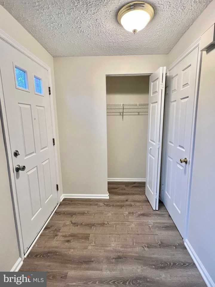 10129 Shelldrake Cir - Photo 5 of 39