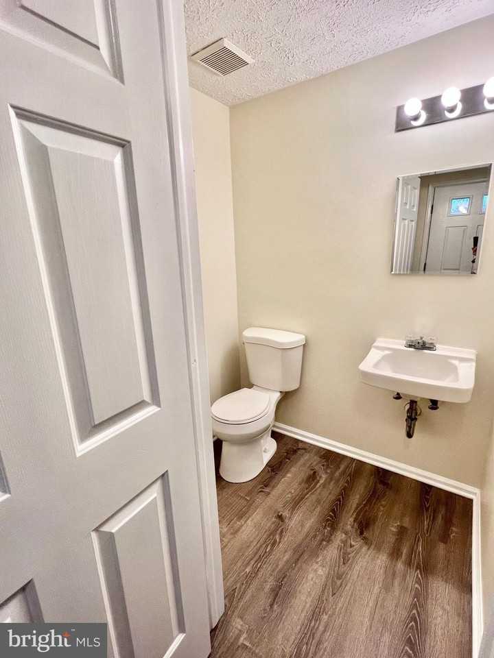 10129 Shelldrake Cir - Photo 7 of 39