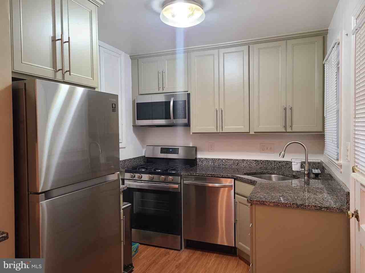 10804 Drumm Ave - Photo 4 of 20