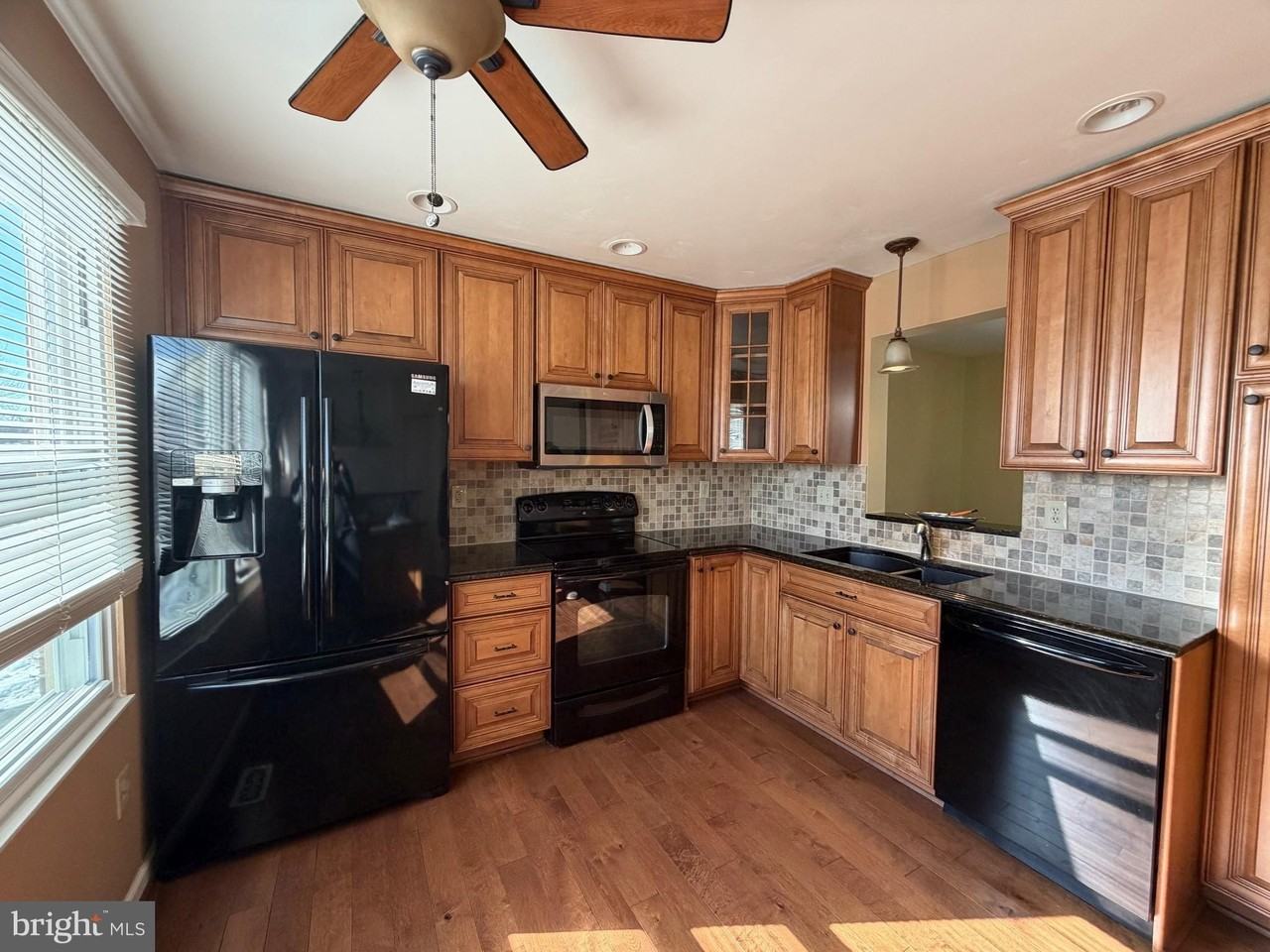 302 Twisted Stalk Dr - Photo 2 of 17