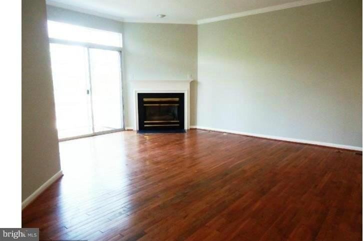 10225 Cove Ledge Ct - Photo 3 of 24