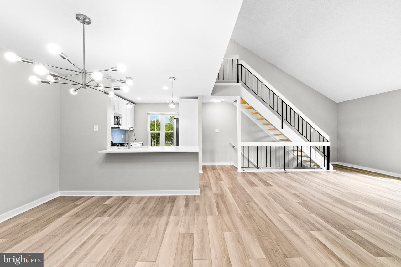 408 Paddock Ct - Photo 4 of 26