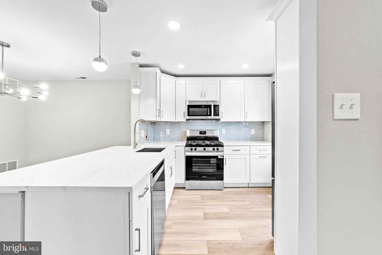 408 Paddock Ct - Photo 6 of 26