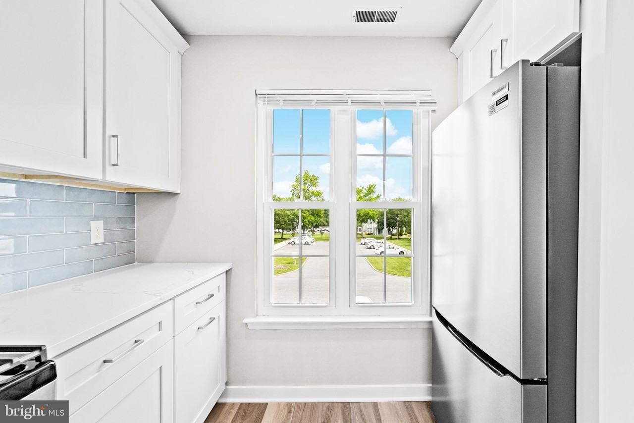 408 Paddock Ct - Photo 7 of 26