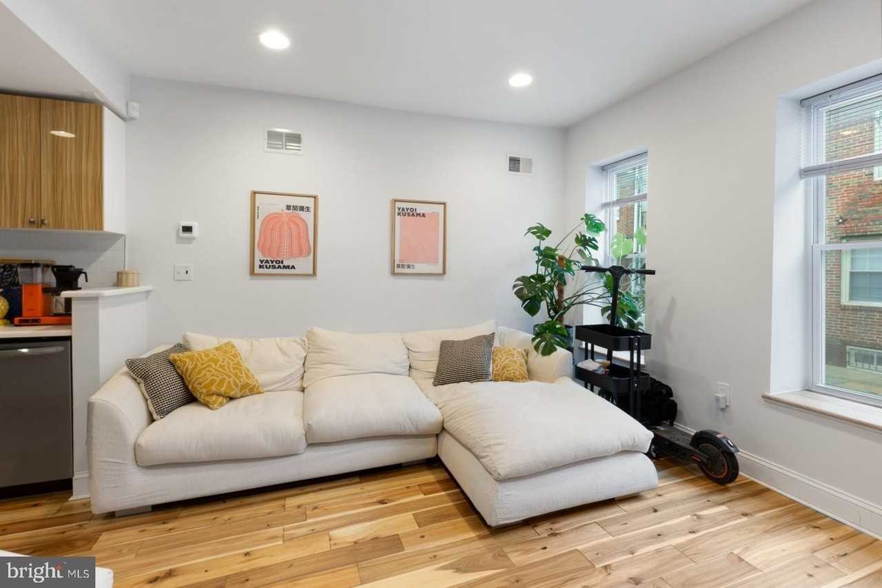 2322 Wilder St - Photo 4 of 29