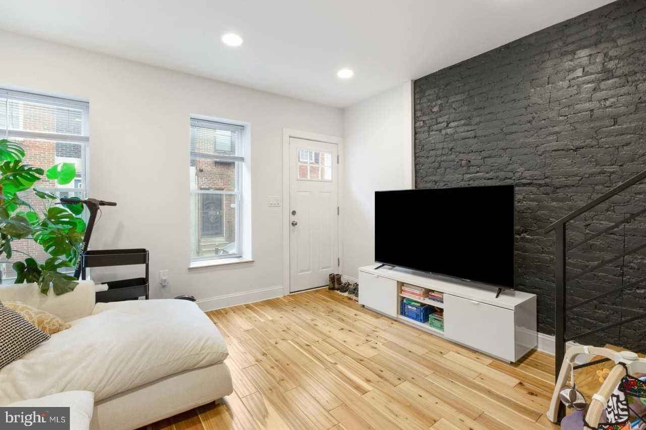 2322 Wilder St - Photo 5 of 29