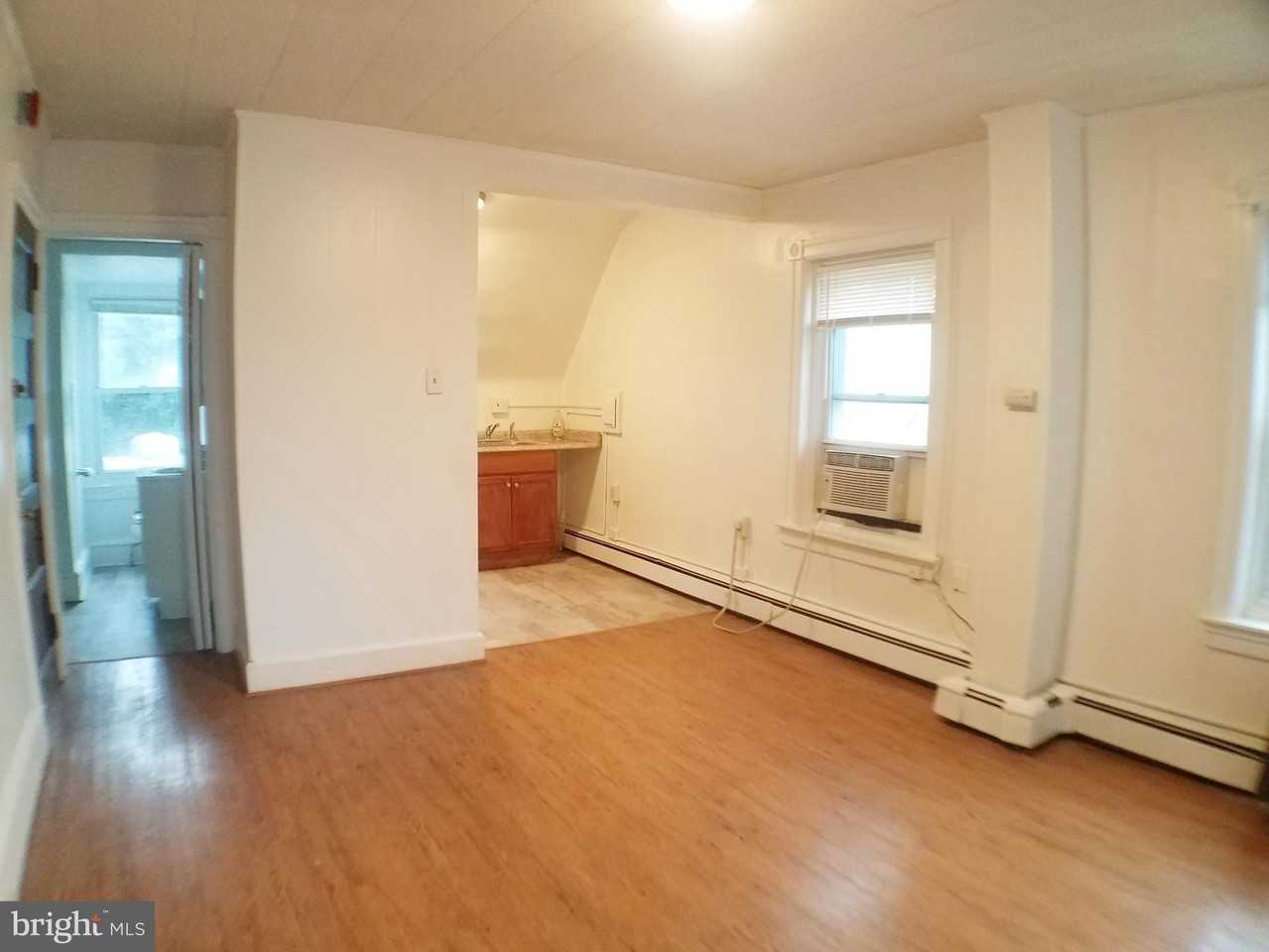 465 Gerhard St Apt 3 #3 - Photo 4 of 14