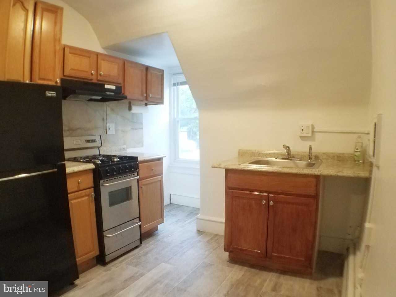 465 Gerhard St Apt 3 #3 - Photo 5 of 14