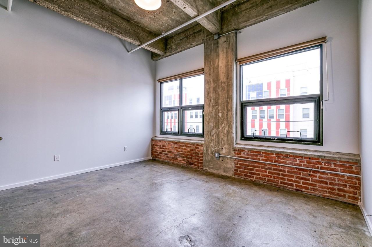 4800 Brown St Apt 304 #304 - Photo 4 of 22