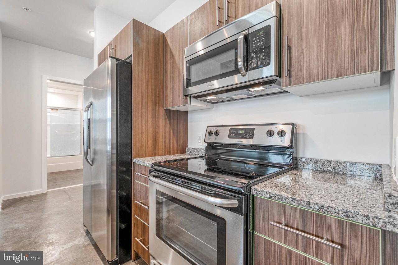 4800 Brown St Apt 304 #304 - Photo 7 of 22