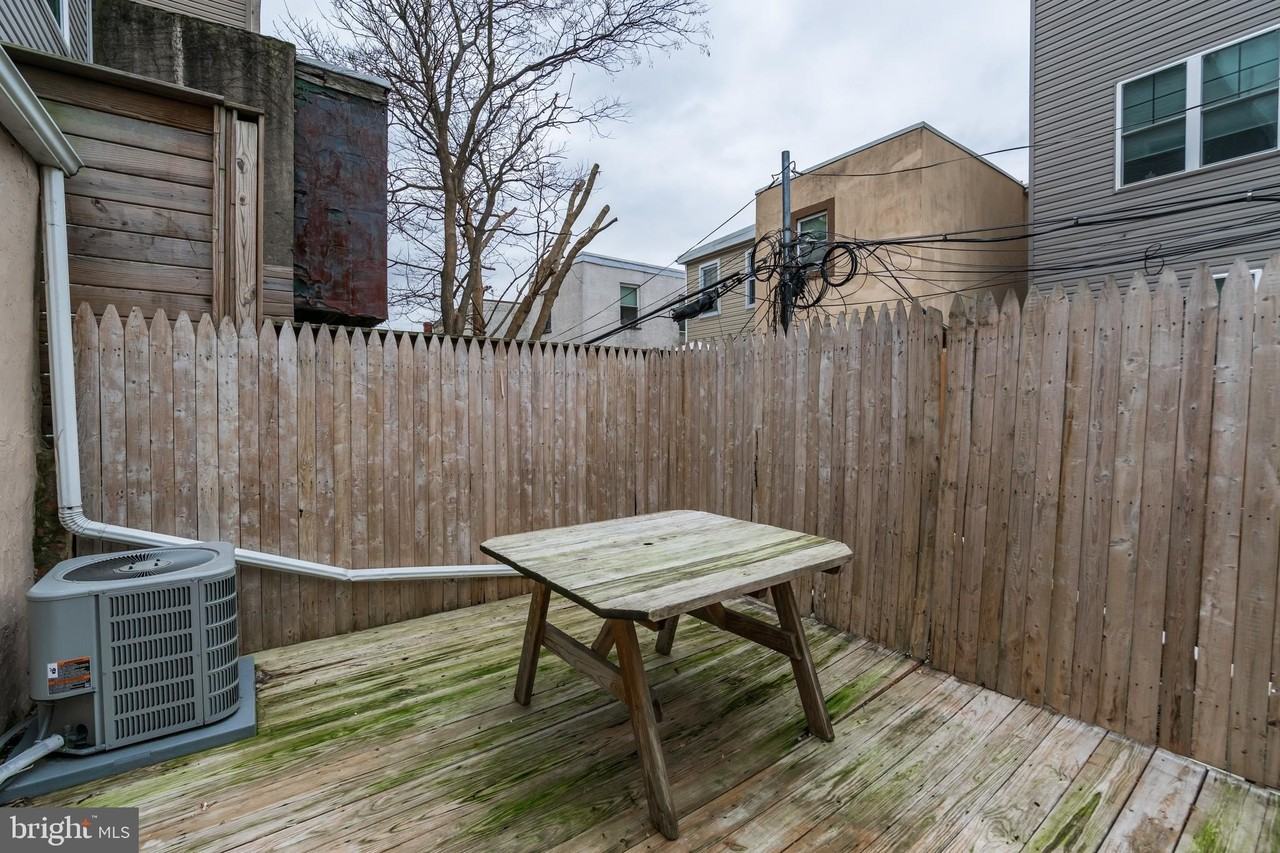 1406 S Bouvier St - Photo 6 of 20