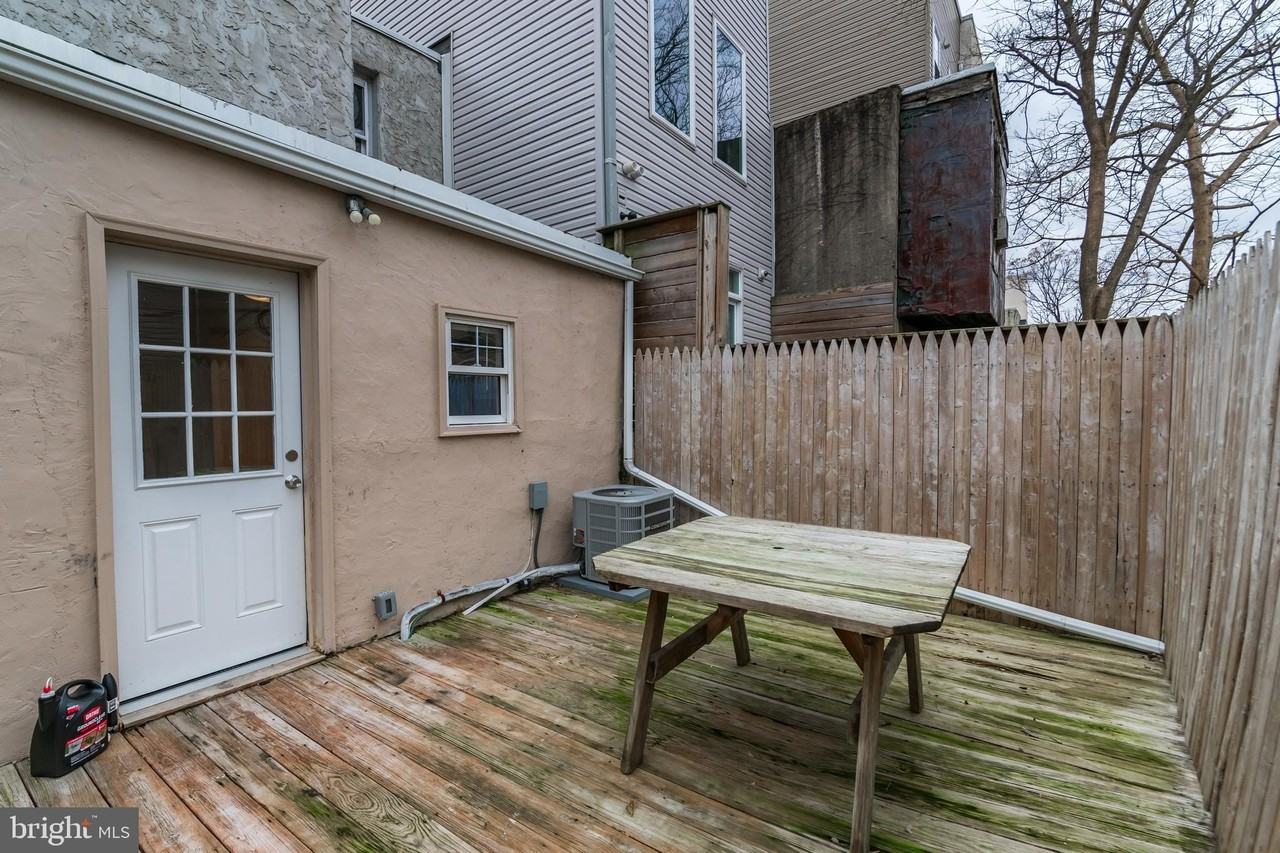 1406 S Bouvier St - Photo 7 of 20