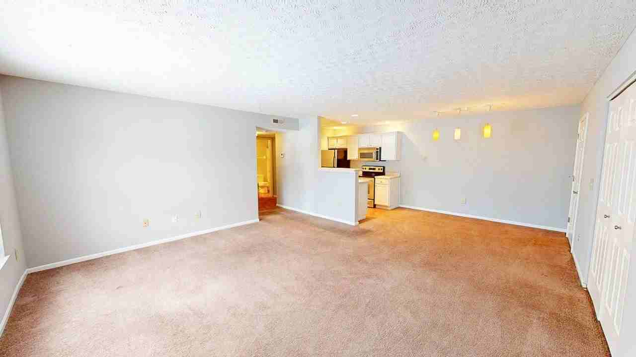 5485 Garden Rdg - Photo 2 of 19