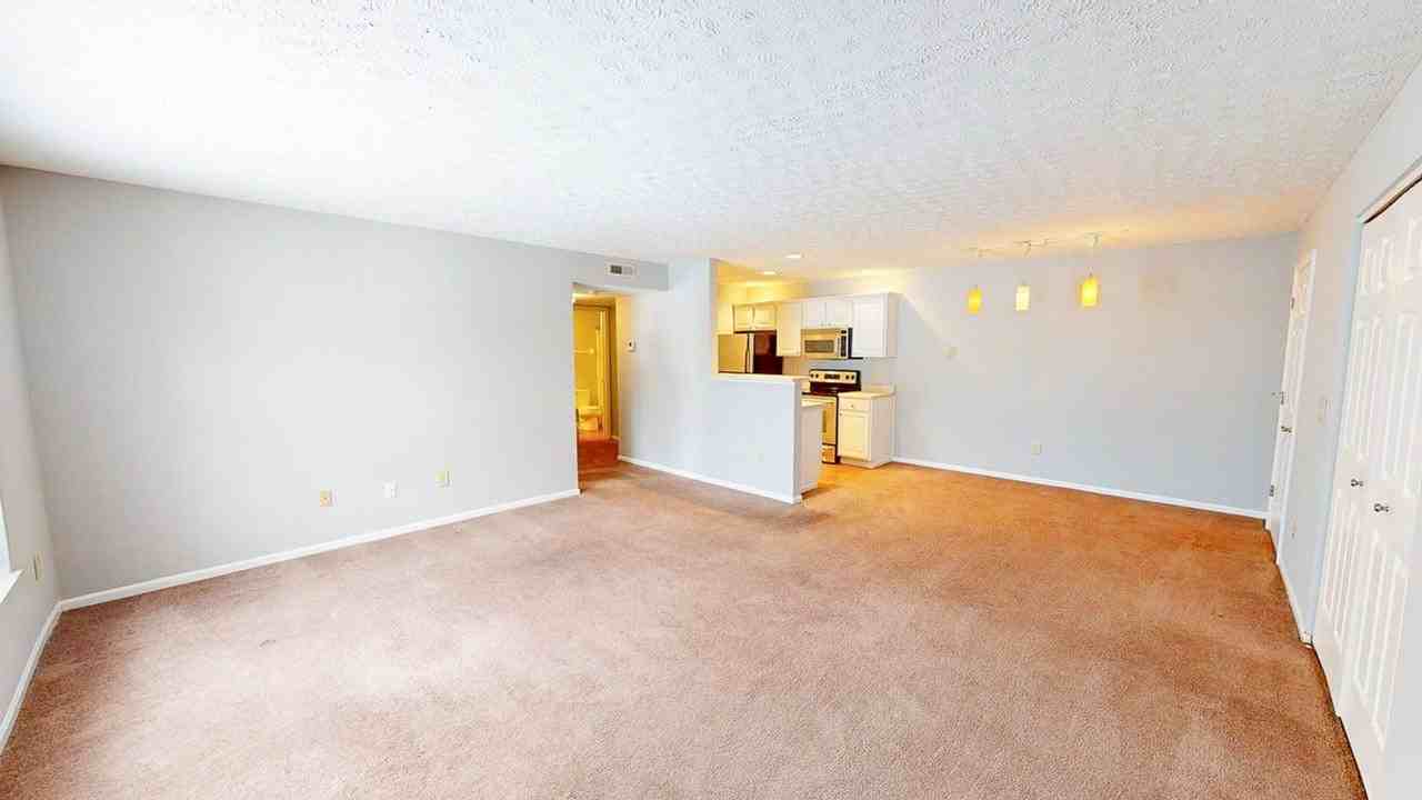 5485 Garden Rdg - Photo 3 of 19