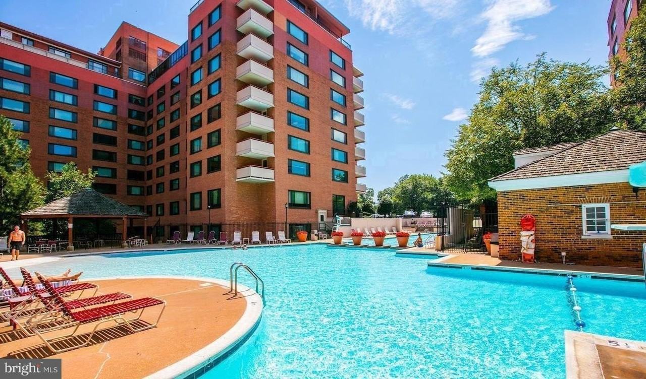 1111 Arlington Blvd Apt 826 #826 - Photo 2 of 24