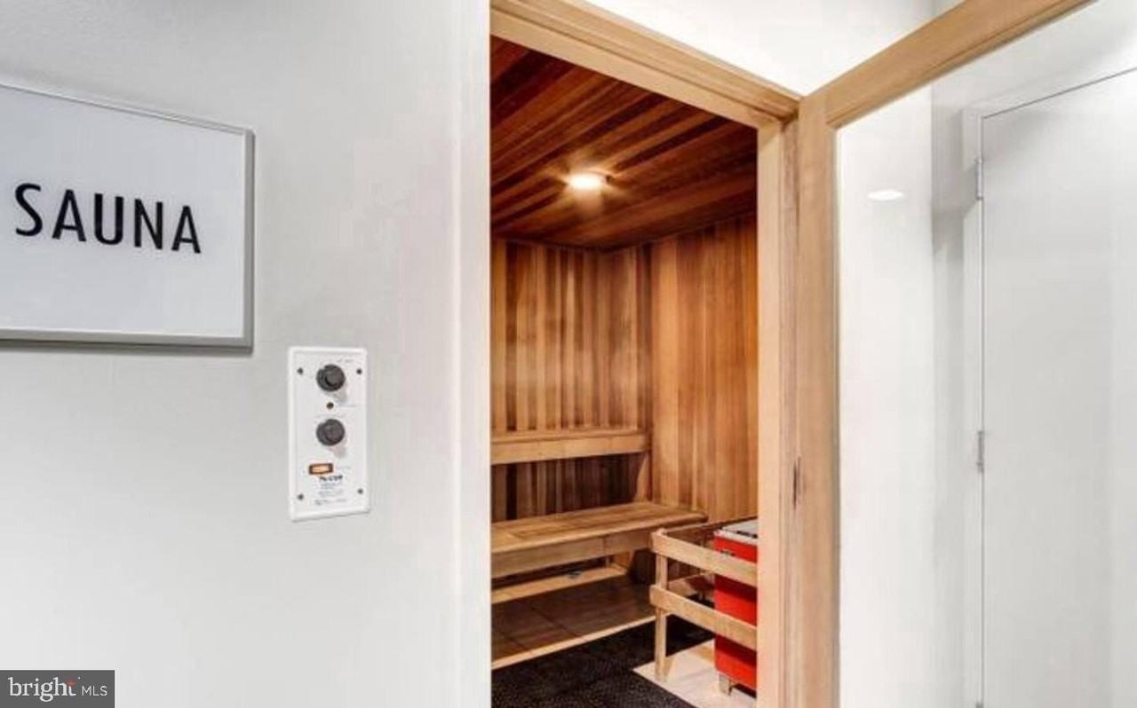 1111 Arlington Blvd Apt 826 #826 - Photo 5 of 24