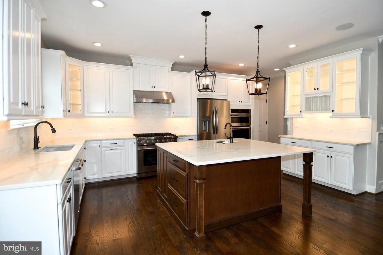 497 N Abingdon St - Photo 7 of 50