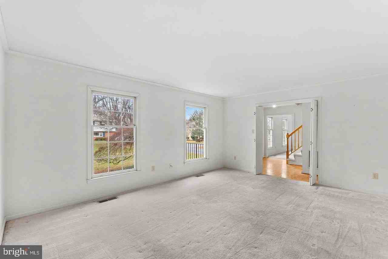 3709 Howsen Ave - Photo 4 of 20