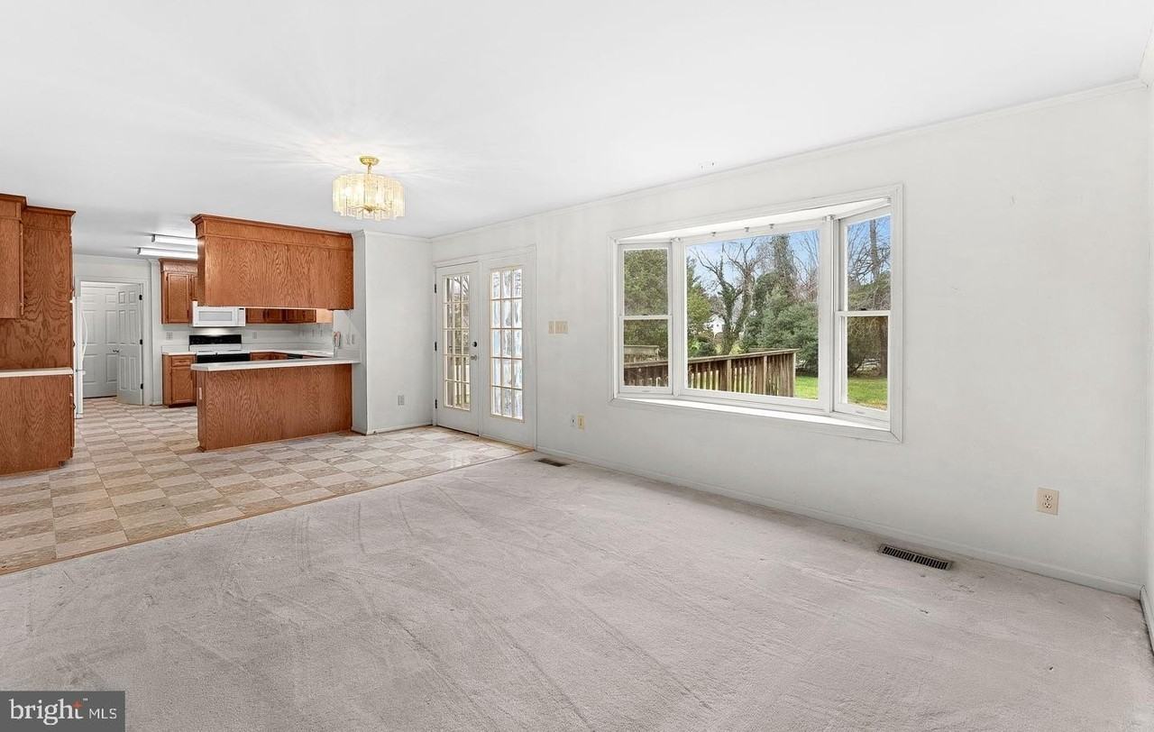 3709 Howsen Ave - Photo 6 of 20