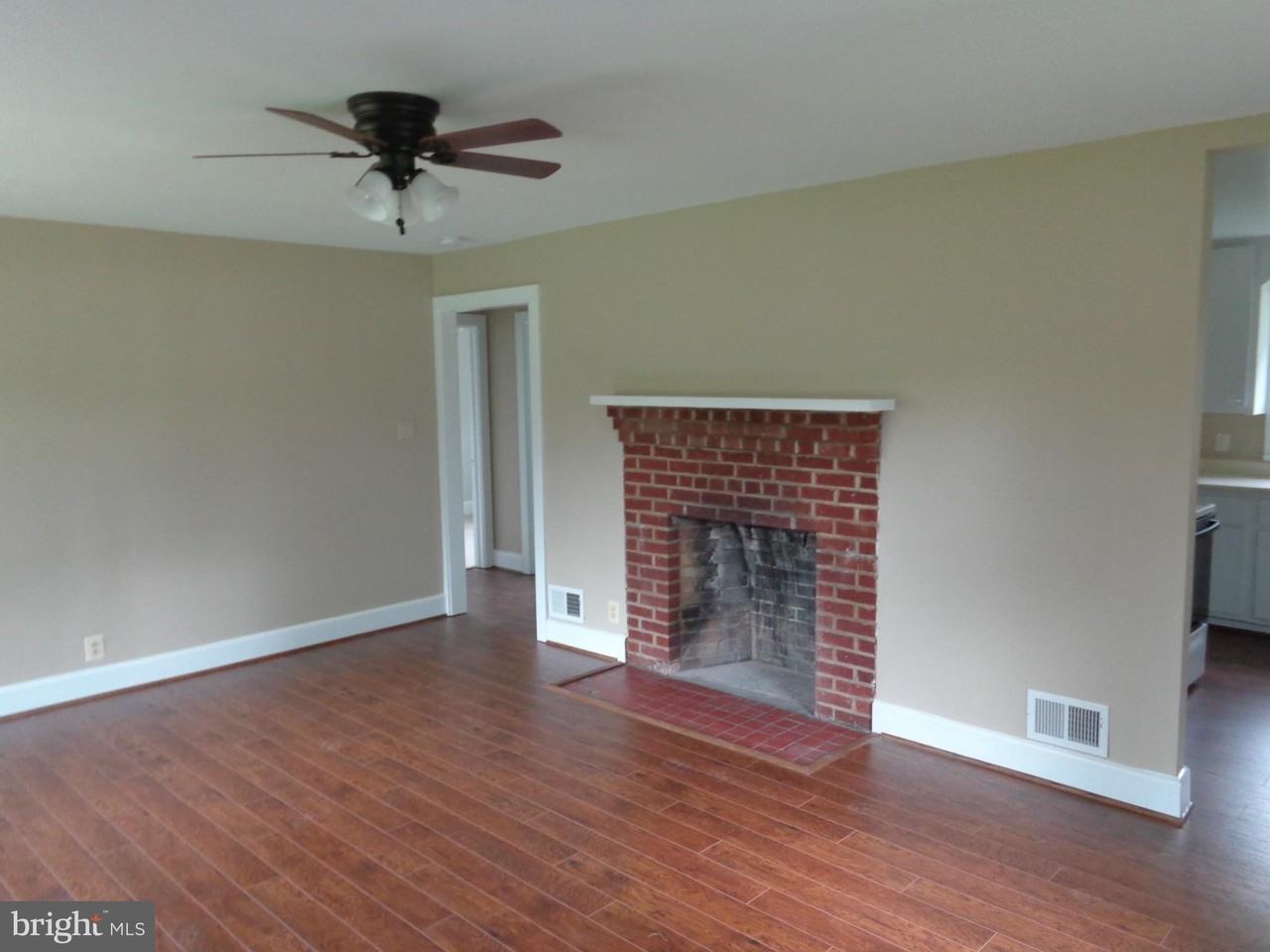 607 Waterloo Rd - Photo 3 of 8