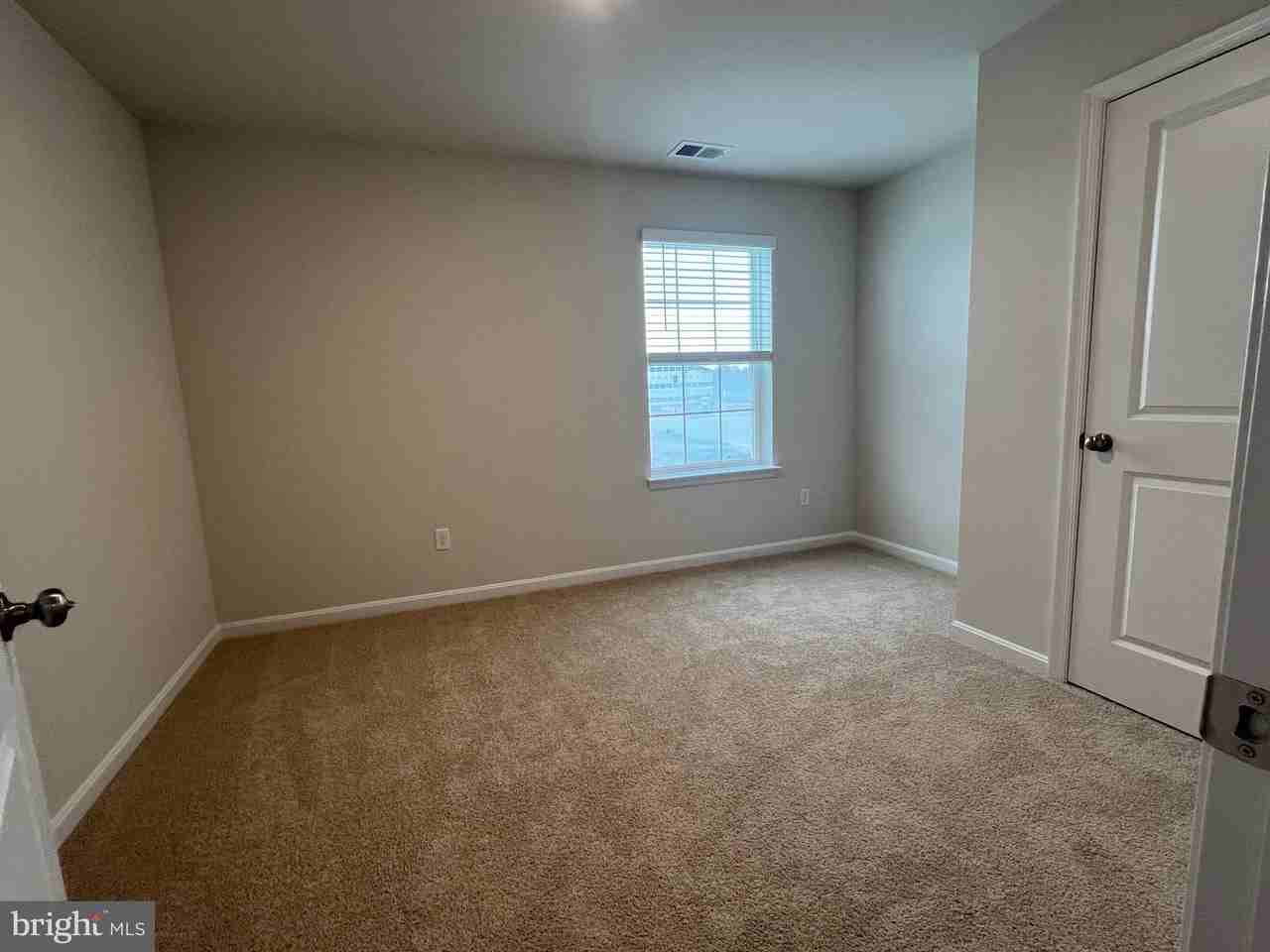 5207 Crooked Ln - Photo 4 of 16