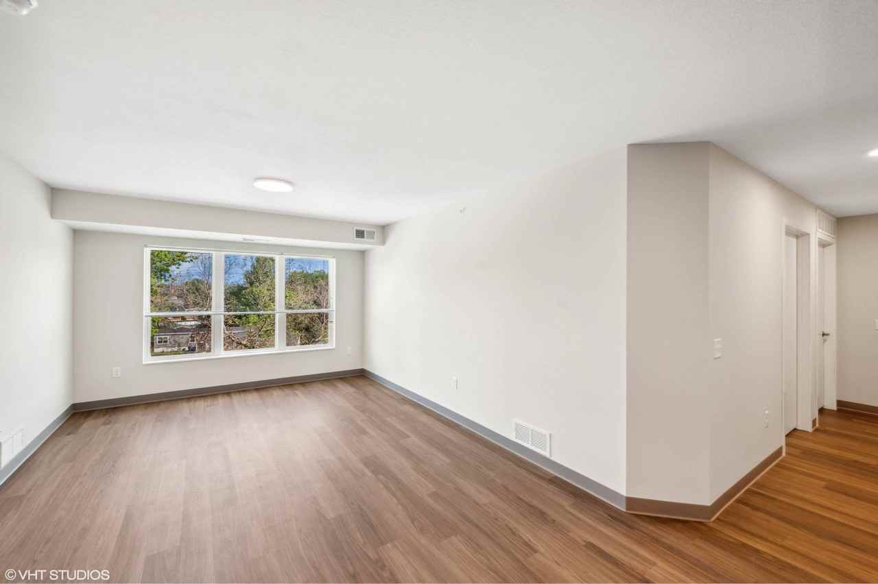 Ride Apartments - Photo 7 of 7