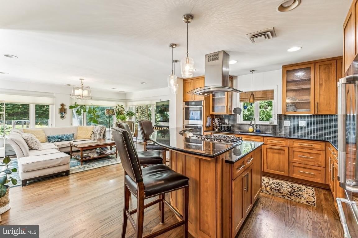 1506 Woodacre Dr - Photo 7 of 13