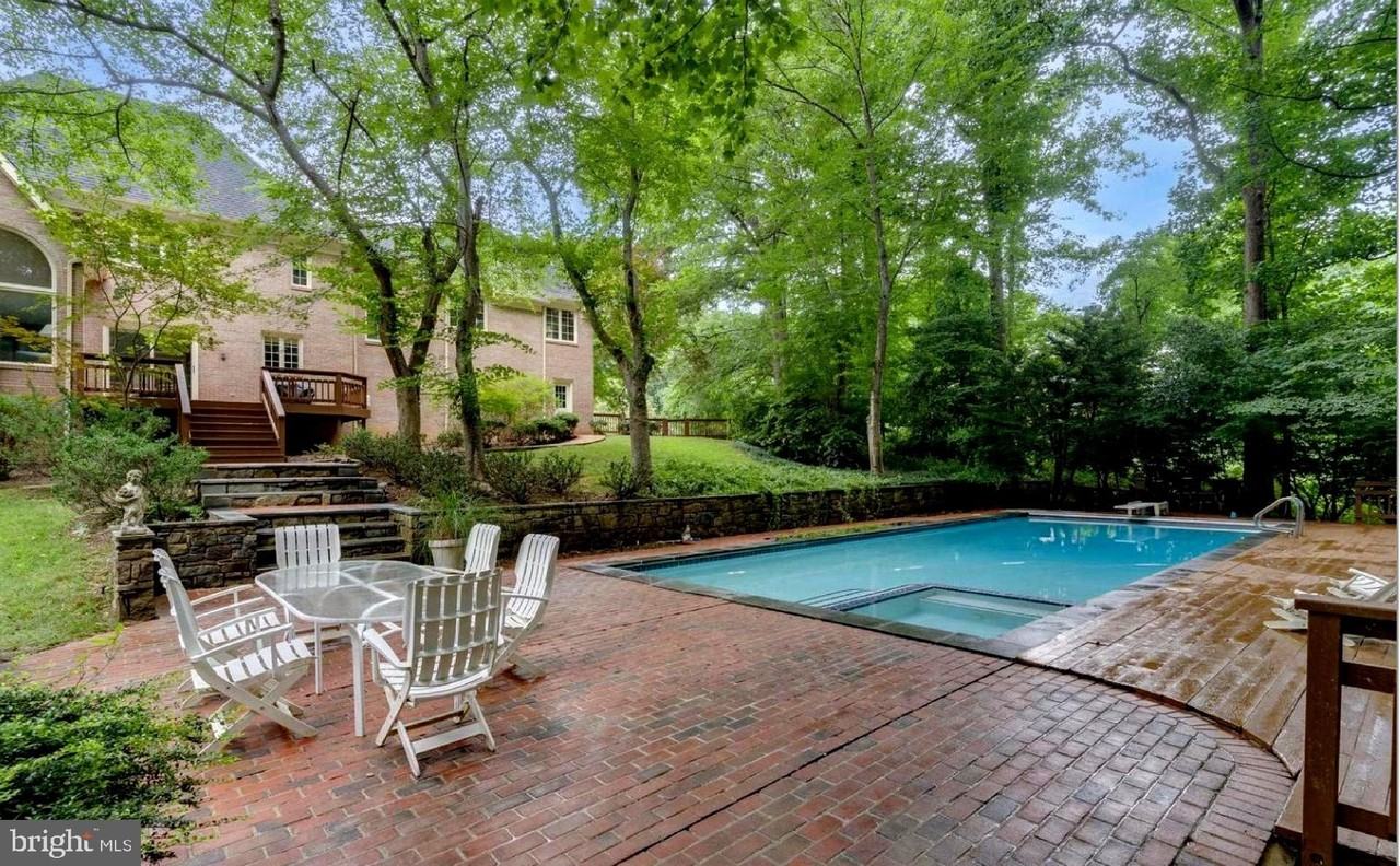 10700 Hunters Run Ct - Photo 3 of 50